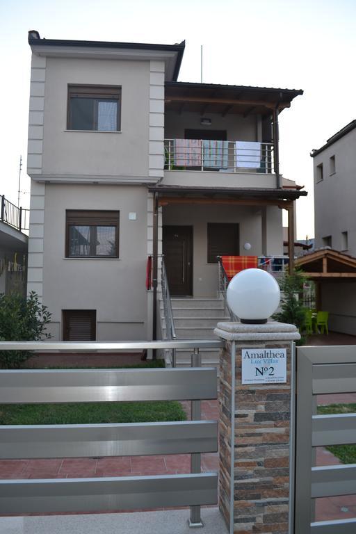 Αmalia Lux Villas Vrasná Exteriör bild