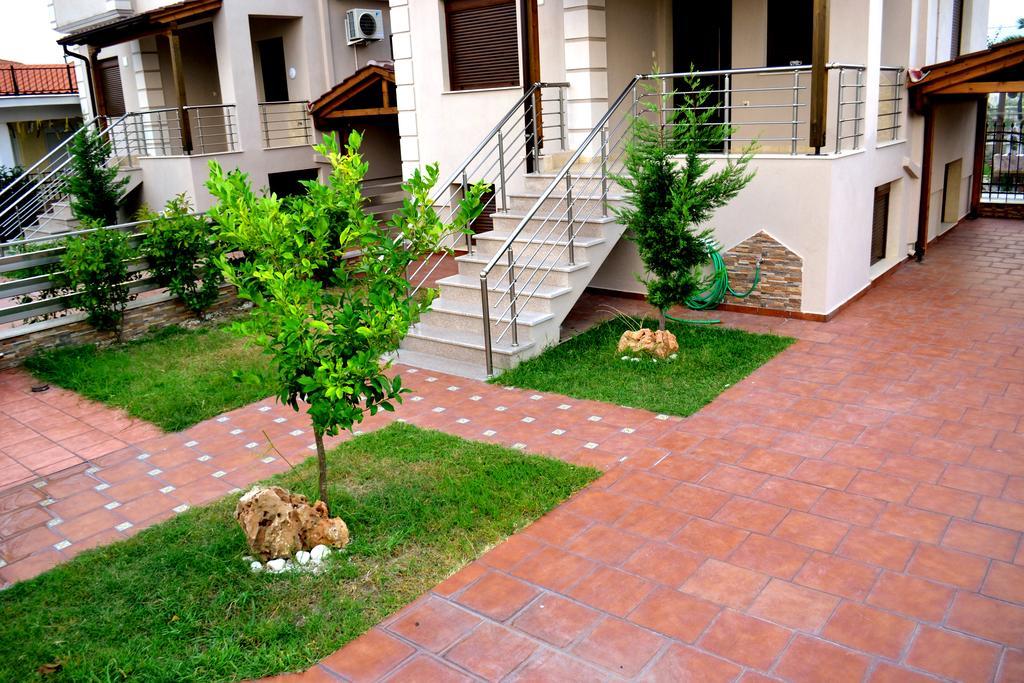 Αmalia Lux Villas Vrasná Rum bild