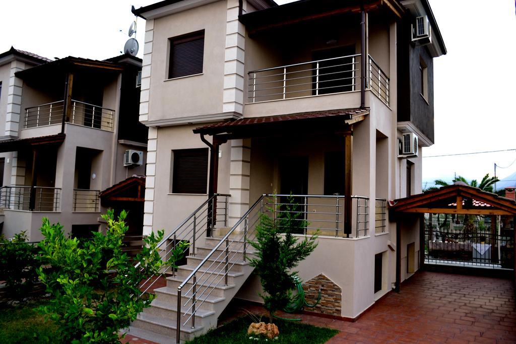 Αmalia Lux Villas Vrasná Rum bild
