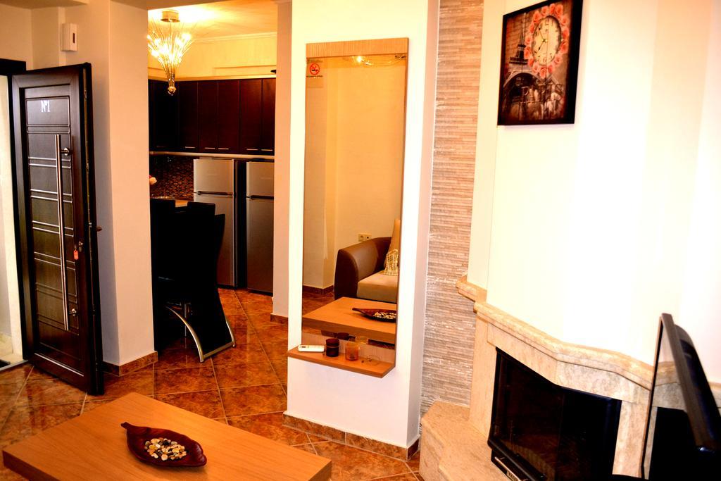 Αmalia Lux Villas Vrasná Rum bild