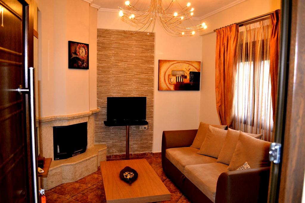 Αmalia Lux Villas Vrasná Rum bild