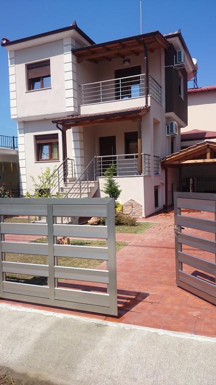 Αmalia Lux Villas Vrasná Exteriör bild