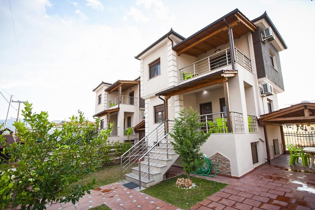 Αmalia Lux Villas Vrasná Exteriör bild